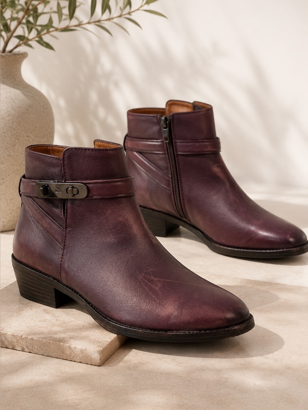 Coach Coleen Burgundy Leather Ankle Booties Women’s Size 8.5B Western Harness